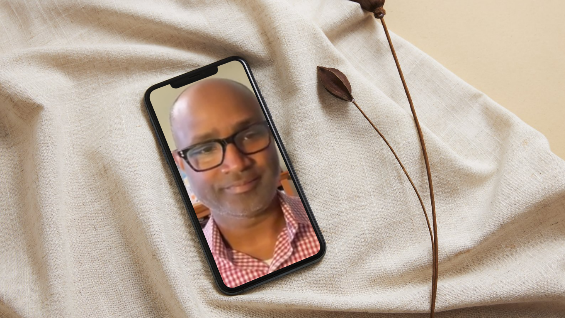 Jean Desravines Still Image on iPhone